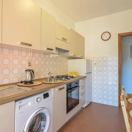 1 Bedroom Stunning In *